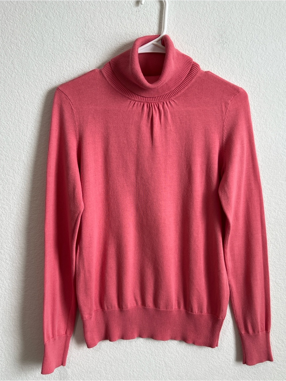 Talbots Pima cotton Women’s Coral Pink turtleneck Sweater Size M